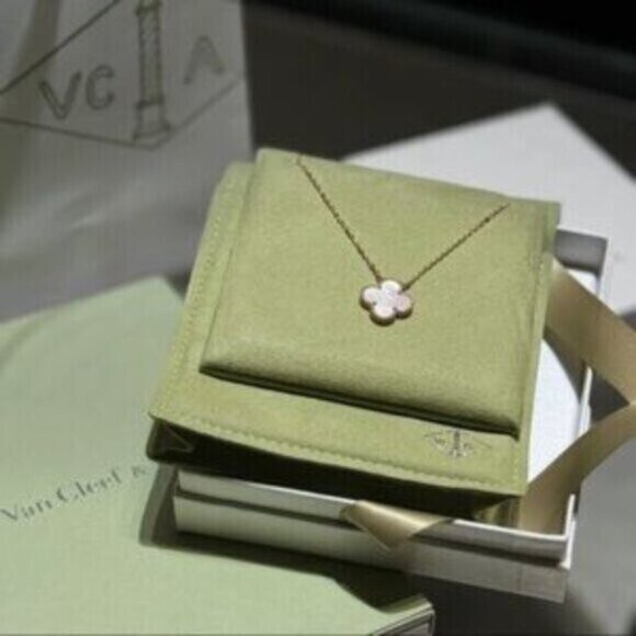 Van Cleef & Arpels 18K White Necklace - Picture 2 of 7